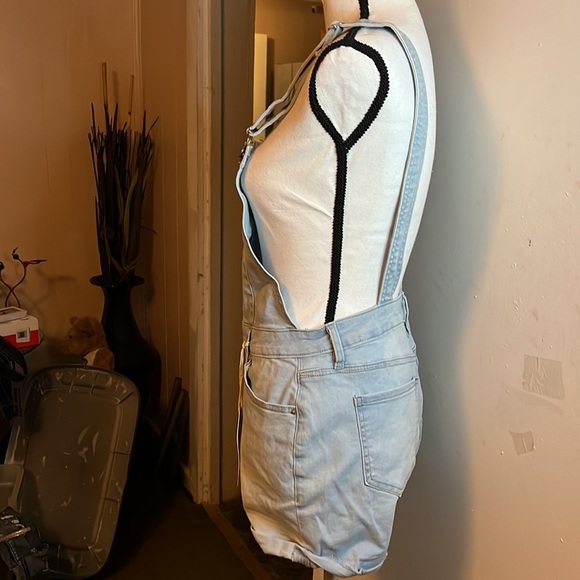 Women’s stonewashed denim overalls - Picture 4 of 5